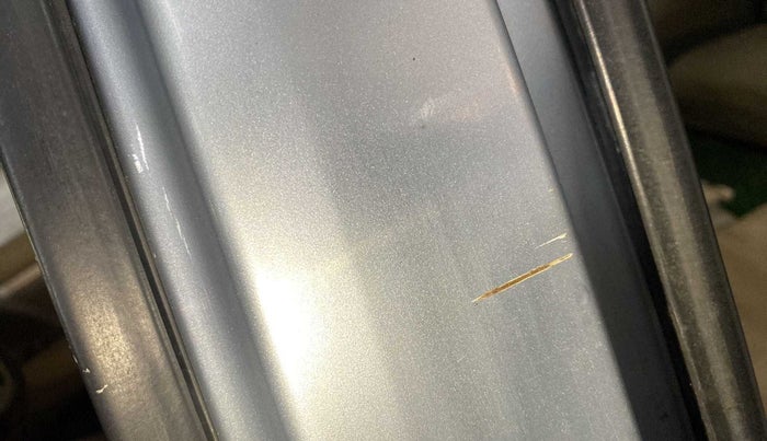 2013 Maruti Ertiga VDI, Diesel, Manual, 1,15,919 km, Left B pillar - Slight discoloration