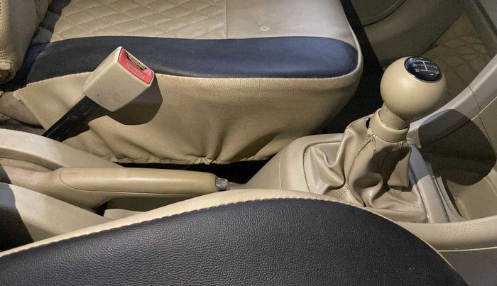 2013 Maruti Ertiga VDI, Diesel, Manual, 1,15,919 km, Gear Lever