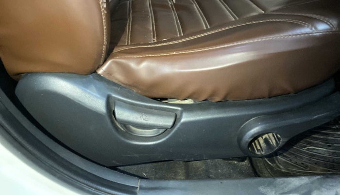 2015 Hyundai Xcent S 1.2, Petrol, Manual, 95,989 km, Driver Side Adjustment Panel