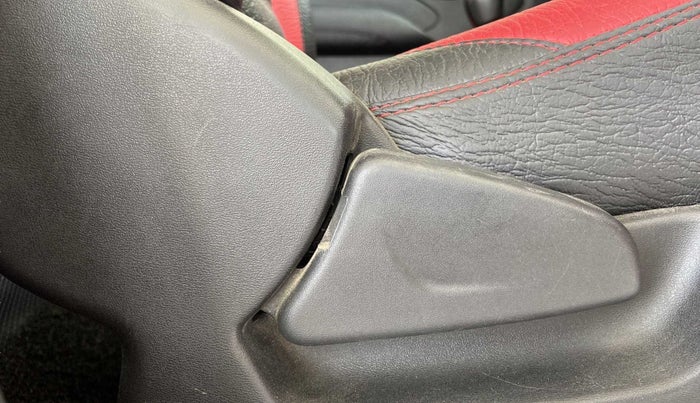 2017 Datsun Redi Go T (O), Petrol, Manual, 37,740 km, Driver Side Adjustment Panel