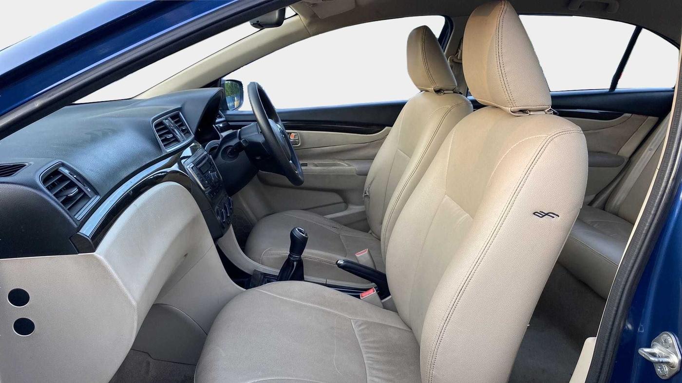 2017 Maruti Ciaz SIGMA DIESEL 1.3, Diesel, Manual, 53,846 km, Right Side Front Door Cabin