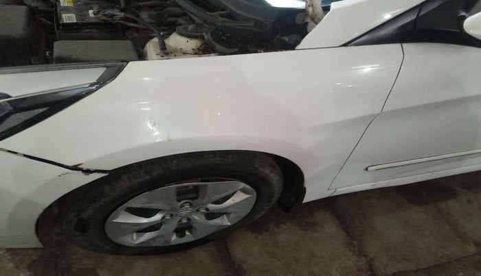 2017 Hyundai Verna 1.4 EX PETROL, CNG, Manual, 40,220 km, Left fender - Minor scratches