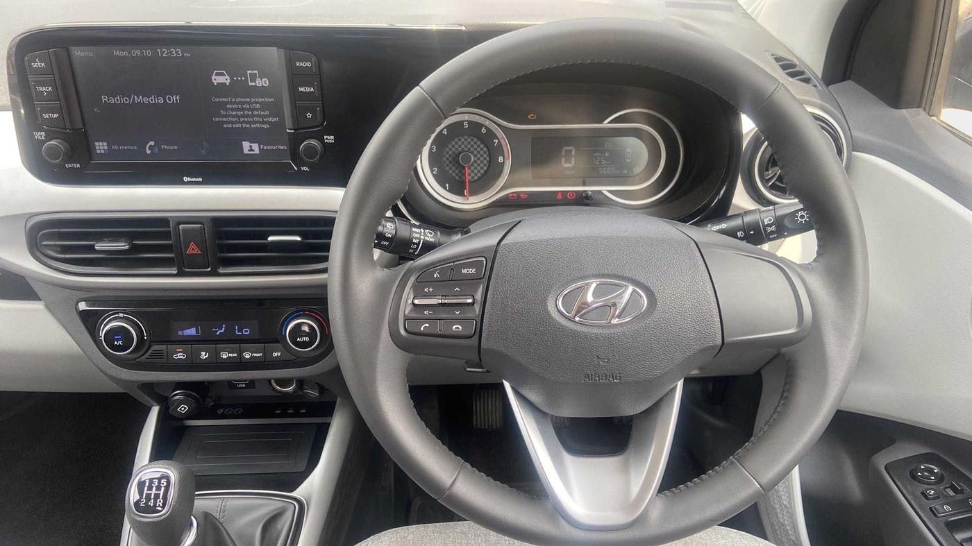 2022 Hyundai GRAND I10 NIOS ASTA 1.2 KAPPA VTVT, Petrol, Manual, 5,589 km, Steering Wheel Close Up