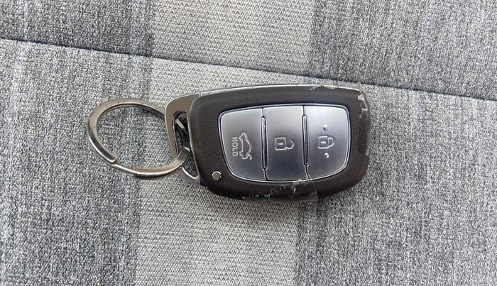 2022 Hyundai GRAND I10 NIOS ASTA 1.2 KAPPA VTVT, Petrol, Manual, 5,589 km, Key Close Up