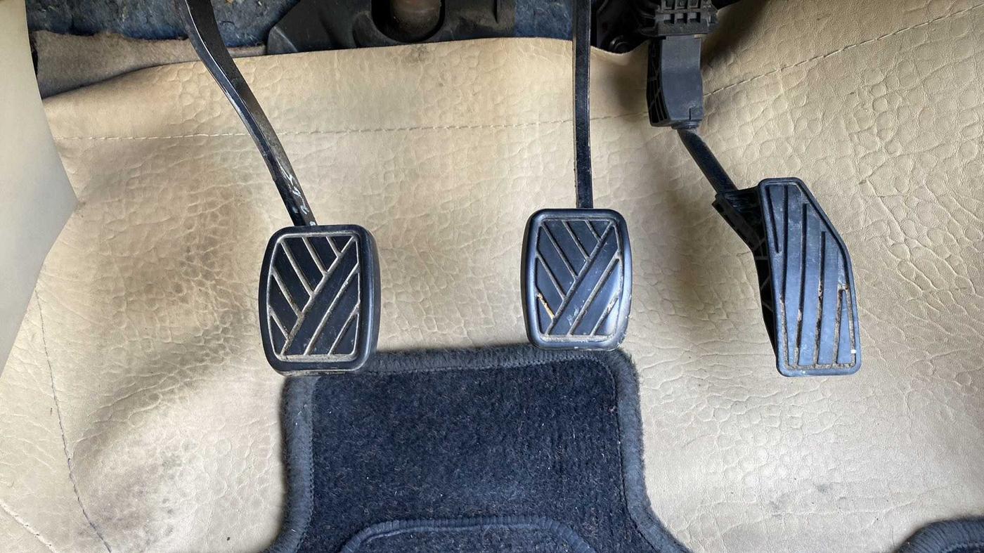 2017 Maruti Dzire VXI, Petrol, Manual, 44,724 km, Pedals