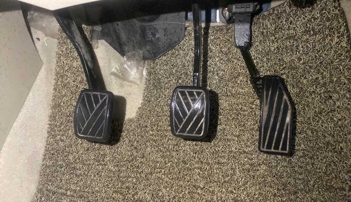 2018 Maruti Ertiga ZXI SHVS, Petrol, Manual, 59,893 km, Pedals