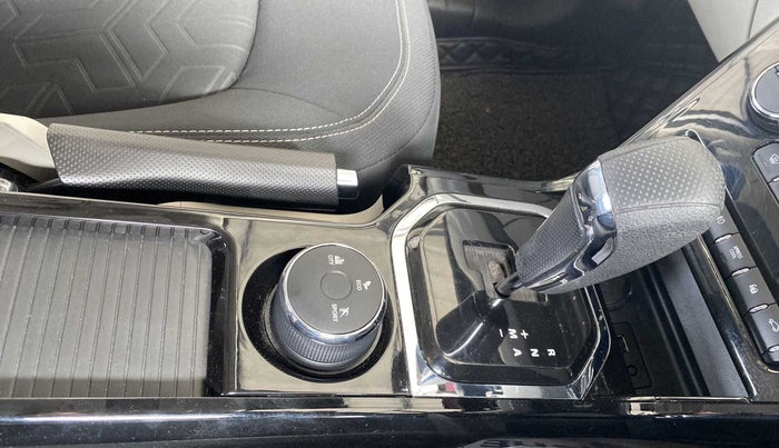2021 Tata NEXON XZA PLUS SUNROOF PETROL, Petrol, Automatic, 27,694 km, Gear Lever