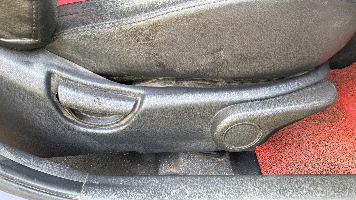 2016 Hyundai Xcent S 1.2, Petrol, Manual, 85,206 km, Driver Side Adjustment Panel
