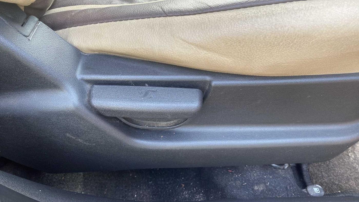 2013 Hyundai i20 MAGNA (O) 1.2, Petrol, Manual, 55,797 km, Driver Side Adjustment Panel
