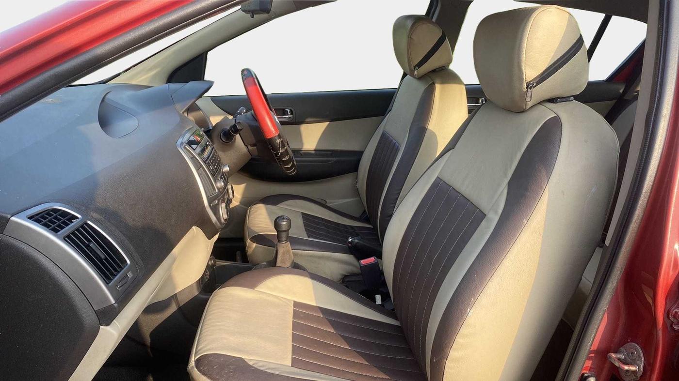 2013 Hyundai i20 MAGNA (O) 1.2, Petrol, Manual, 55,797 km, Right Side Front Door Cabin