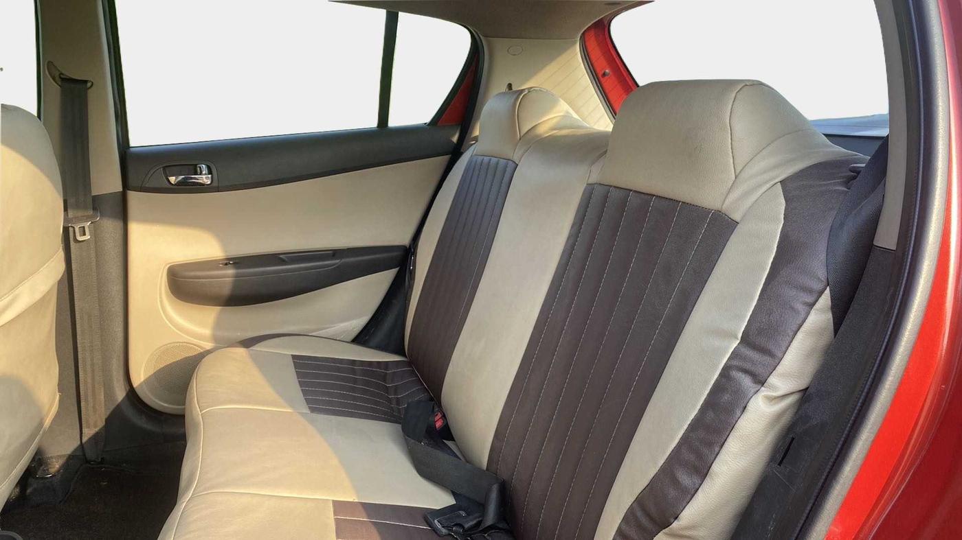 2013 Hyundai i20 MAGNA (O) 1.2, Petrol, Manual, 55,797 km, Right Side Rear Door Cabin