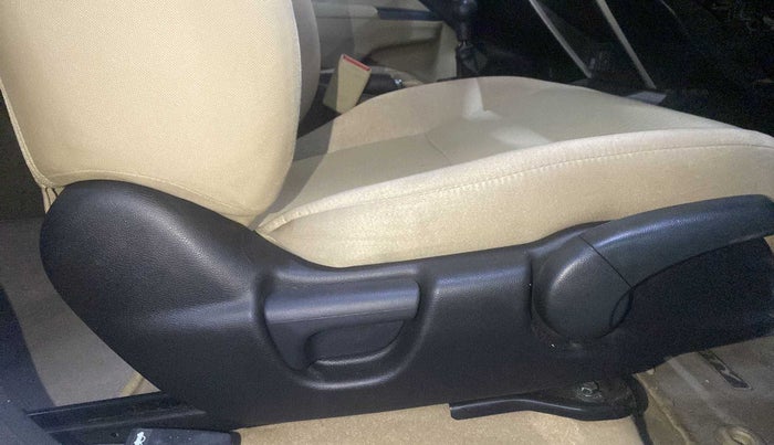 2022 Honda City 1.5L I-VTEC V MT 4TH GEN, Petrol, Manual, 31,537 km, Driver Side Adjustment Panel