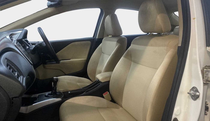 2022 Honda City 1.5L I-VTEC V MT 4TH GEN, Petrol, Manual, 31,537 km, Right Side Front Door Cabin