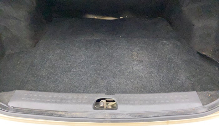 2010 Maruti Swift Dzire ZXI, Petrol, Manual, 49,739 km, Boot Inside