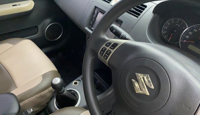2010 Maruti Swift Dzire ZXI, Petrol, Manual, 49,739 km, Steering wheel - Sound system control not functional