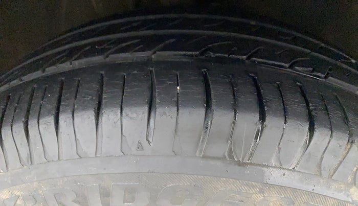 2010 Maruti Swift Dzire ZXI, Petrol, Manual, 49,739 km, Right Front Tyre Tread