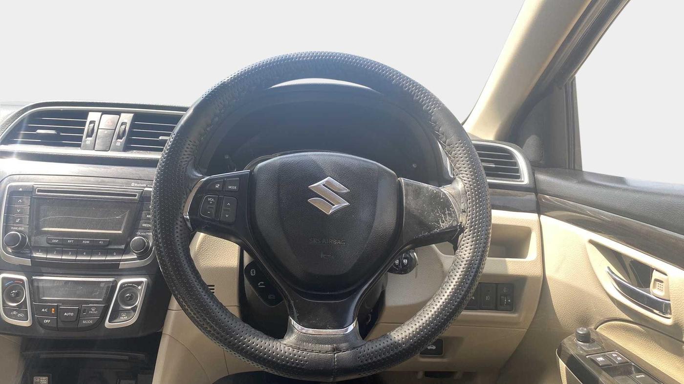2014 Maruti Ciaz VXI+, Petrol, Manual, 87,357 km, Steering Wheel Close Up