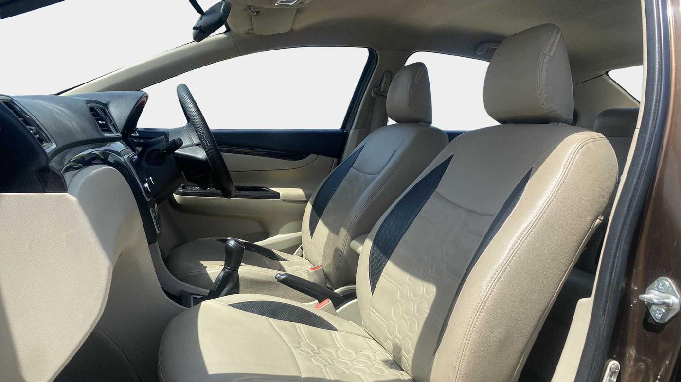 2014 Maruti Ciaz VXI+, Petrol, Manual, 87,357 km, Right Side Front Door Cabin