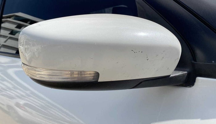 2020 Maruti Swift ZXI, Petrol, Manual, 80,574 km, Right rear-view mirror - Folding motor not working
