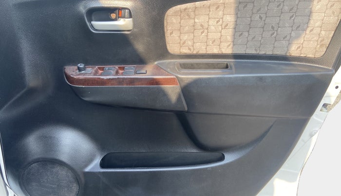 2016 Maruti Wagon R 1.0 VXI, Petrol, Manual, 87,560 km, Driver Side Door Panels Control