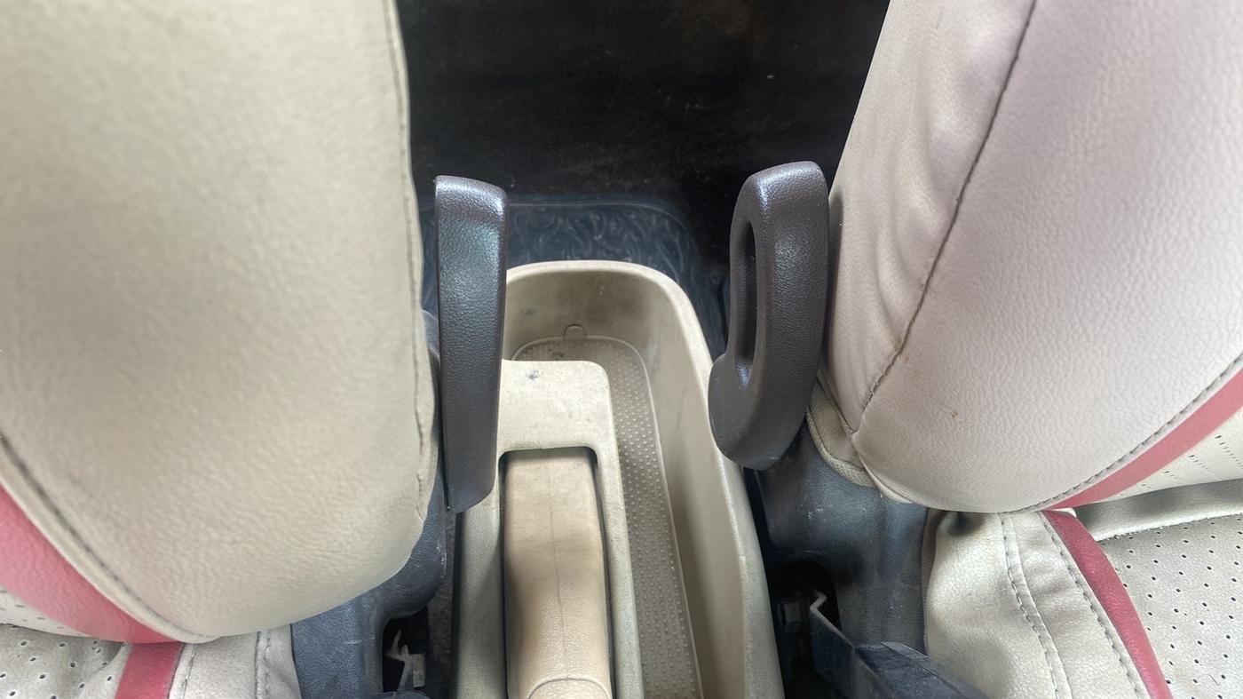 2010 Hyundai i10 MAGNA 1.2, Petrol, Manual, 59,885 km, Driver Side Adjustment Panel