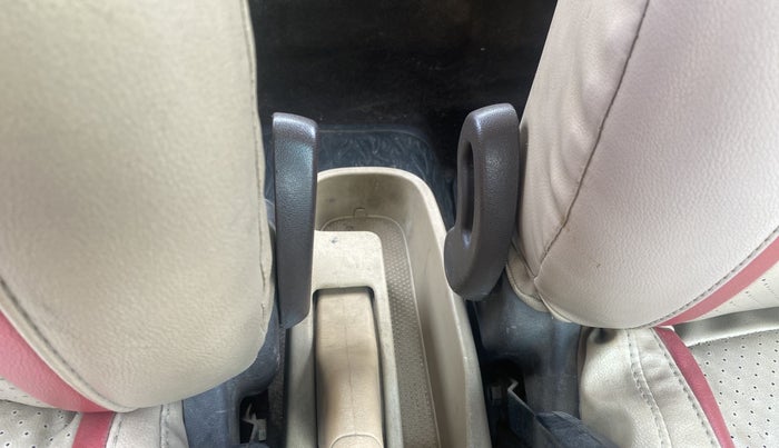 2010 Hyundai i10 MAGNA 1.2, Petrol, Manual, 59,885 km, Driver Side Adjustment Panel