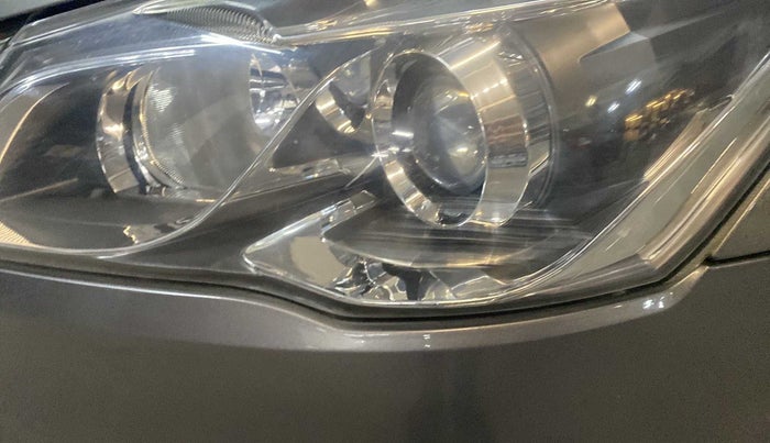 2017 Maruti Ciaz VXI+, Petrol, Manual, 44,598 km, Left headlight - Minor scratches