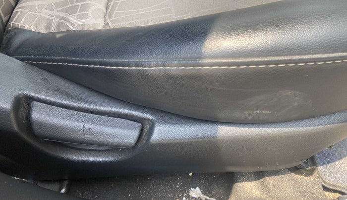 2018 Hyundai Grand i10 SPORTZ AT 1.2 KAPPA VTVT, Petrol, Automatic, 8,034 km, Driver Side Adjustment Panel