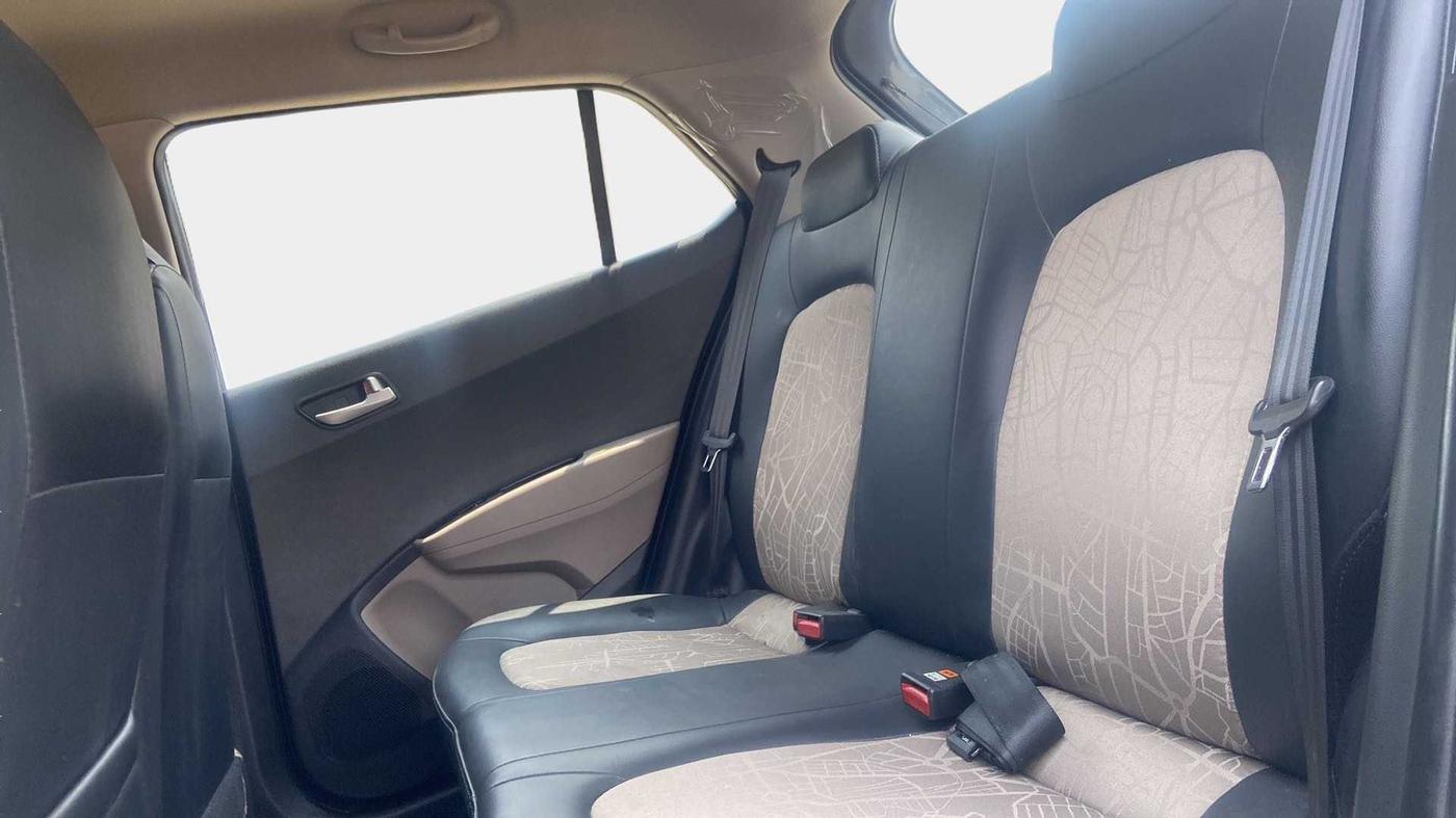 2018 Hyundai Grand i10 SPORTZ AT 1.2 KAPPA VTVT, Petrol, Automatic, 8,034 km, Right Side Rear Door Cabin