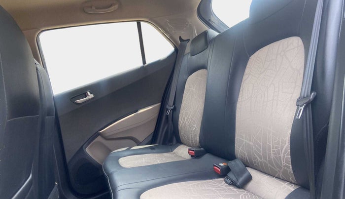 2018 Hyundai Grand i10 SPORTZ AT 1.2 KAPPA VTVT, Petrol, Automatic, 8,034 km, Right Side Rear Door Cabin