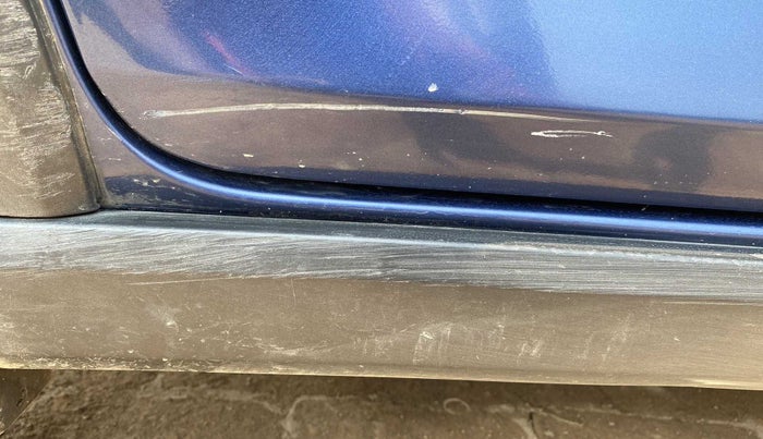 2021 Maruti IGNIS DELTA 1.2, Petrol, Manual, 33,913 km, Left running board - Cladding has minor damage