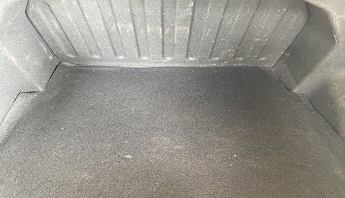 2014 Hyundai Xcent SX 1.2 (O), Petrol, Manual, 29,798 km, Boot Inside