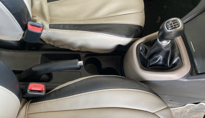 2014 Hyundai Xcent SX 1.2 (O), Petrol, Manual, 29,798 km, Gear Lever