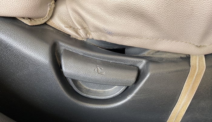 2014 Hyundai Xcent SX 1.2 (O), Petrol, Manual, 29,798 km, Driver Side Adjustment Panel