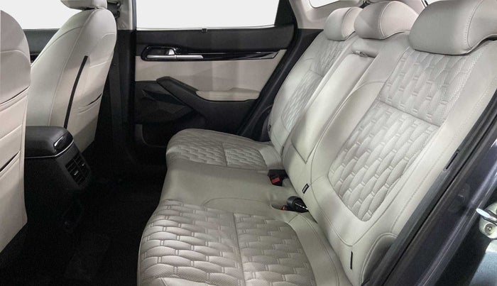 2020 KIA SELTOS HTX 1.5 DIESEL, Diesel, Manual, 29,540 km, Right Side Rear Door Cabin