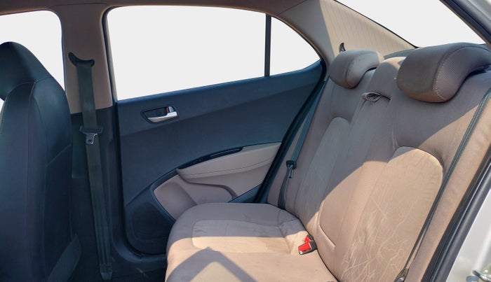 2015 Hyundai Xcent SX 1.2 (O), Petrol, Manual, 27,383 km, Right Side Rear Door Cabin