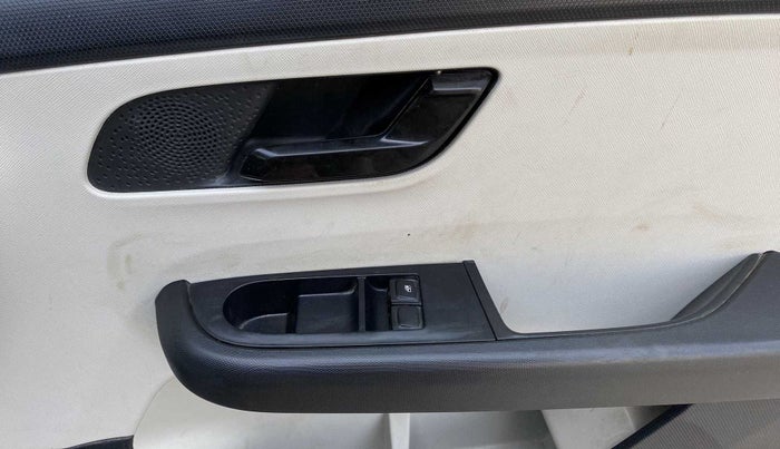 2021 Tata ALTROZ XE PETROL, Petrol, Manual, 6,270 km, Driver Side Door Panels Control