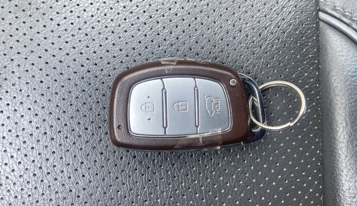 2016 Hyundai Creta SX PLUS 1.6 PETROL, Petrol, Manual, 37,440 km, Key Close Up
