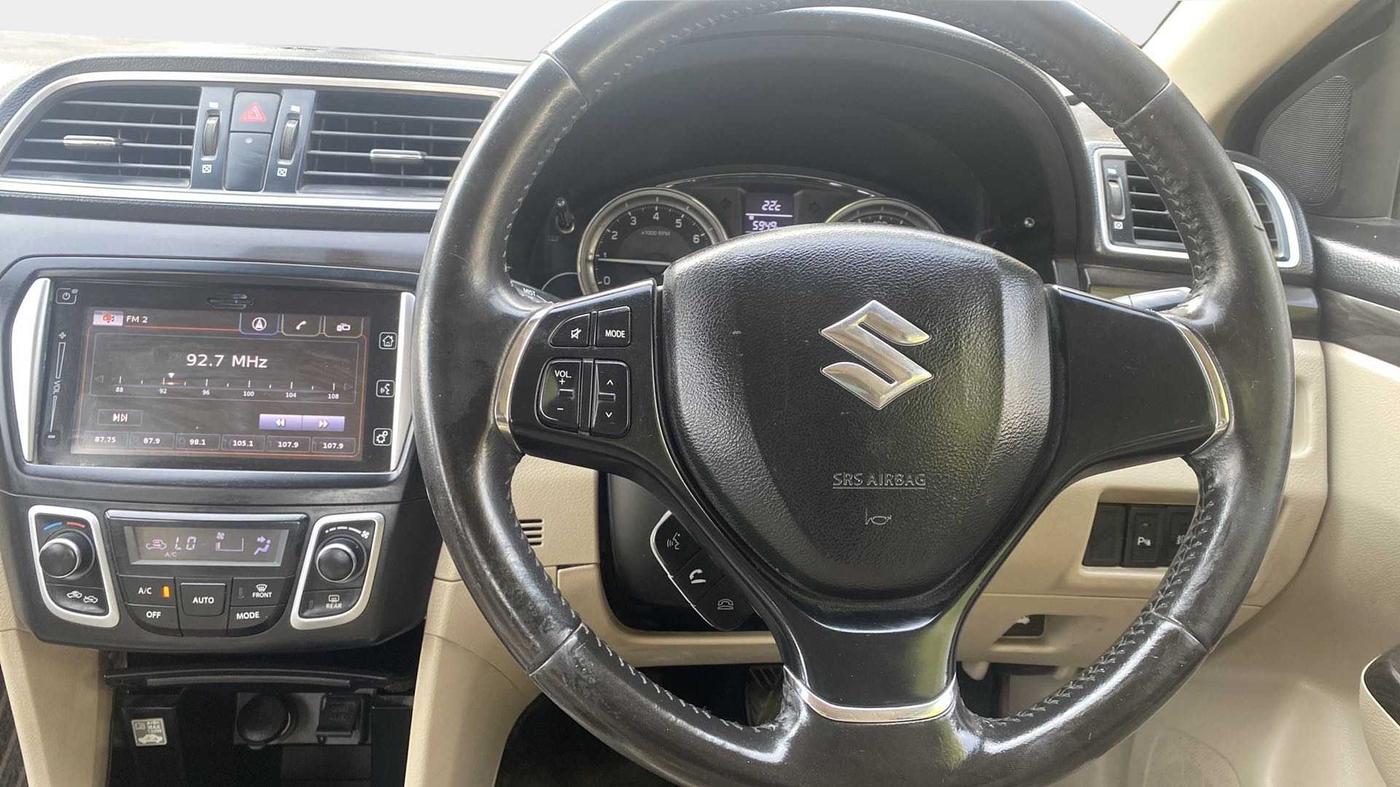 2017 Maruti Ciaz ALPHA 1.4 PETROL, Petrol, Manual, 51,850 km, Steering Wheel Close Up