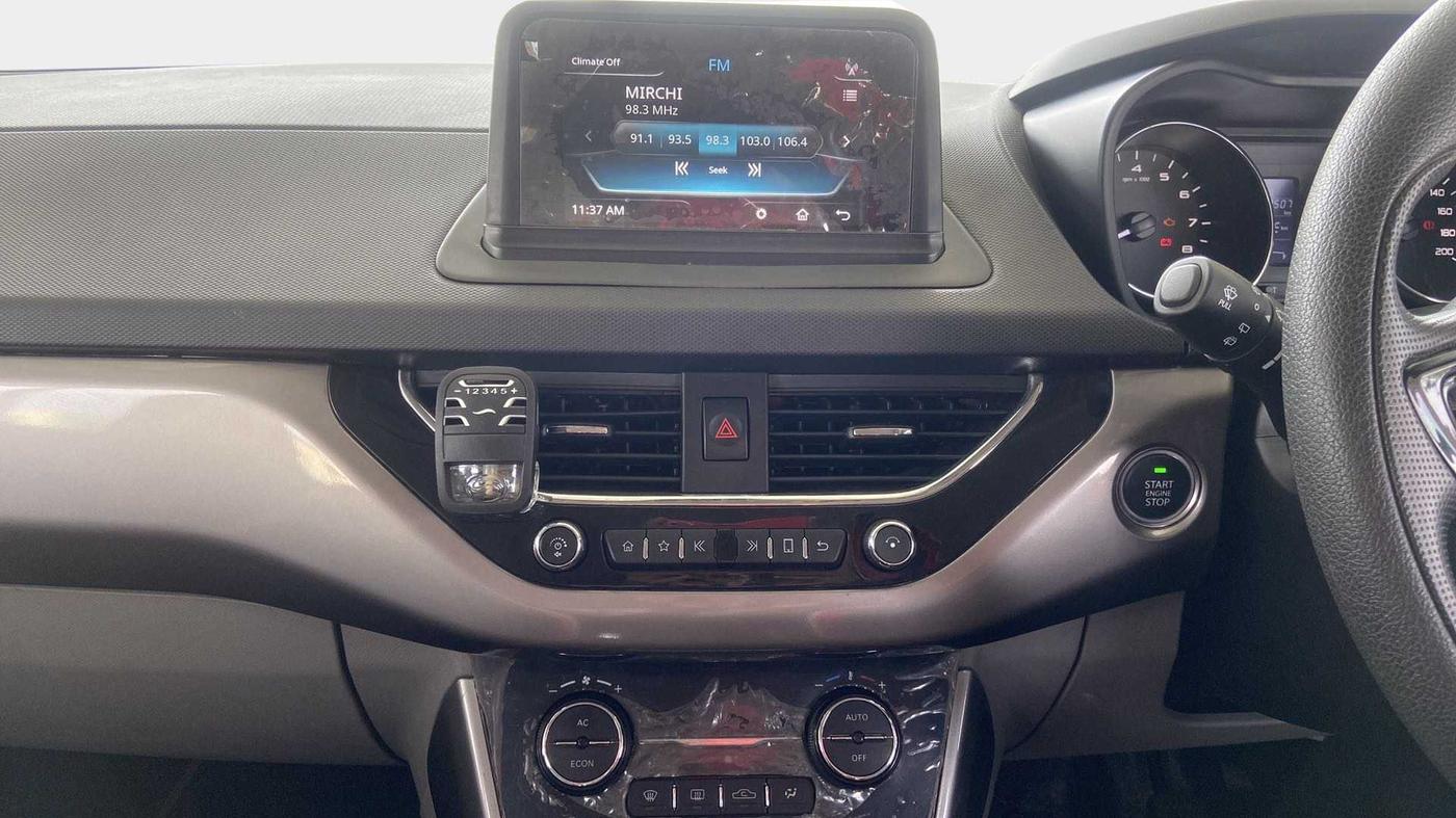 2019 Tata NEXON XZ PLUS PETROL DUAL TONE, Petrol, Manual, 38,567 km, Air Conditioner