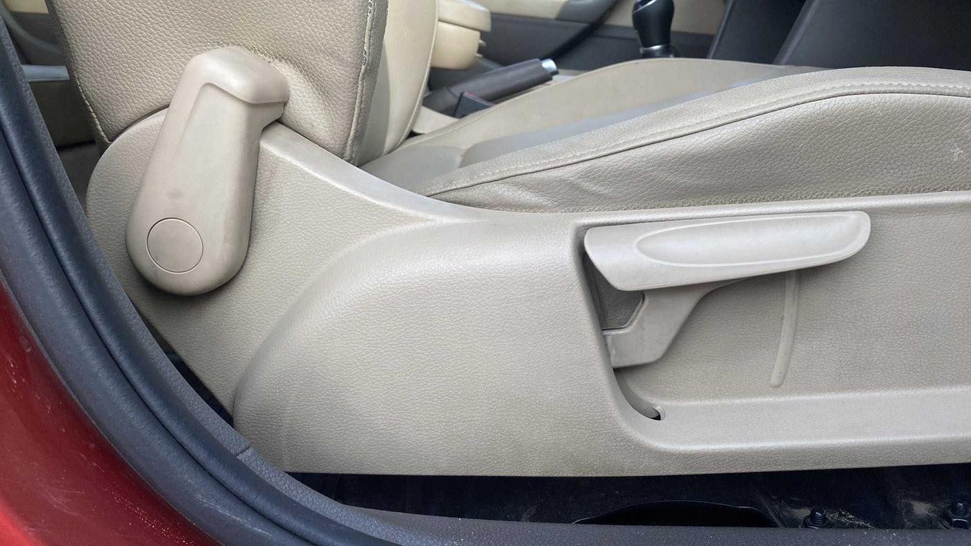 2019 Volkswagen Vento HIGHLINE DIESEL 1.5, Diesel, Manual, 85,738 km, Driver Side Adjustment Panel