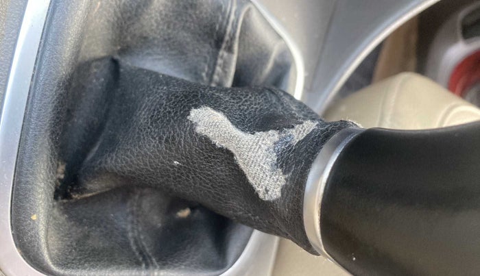 2019 Volkswagen Vento HIGHLINE DIESEL 1.5, Diesel, Manual, 85,738 km, Gear lever - Boot cover slightly torn