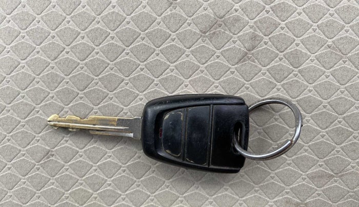 2020 Hyundai NEW SANTRO SPORTZ MT, Petrol, Manual, 16,484 km, Key Close Up