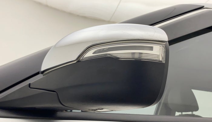 2021 Mahindra XUV300 W8 (O) 1.2 PETROL, Petrol, Manual, 22,402 km, Left rear-view mirror - Mirror motor not working
