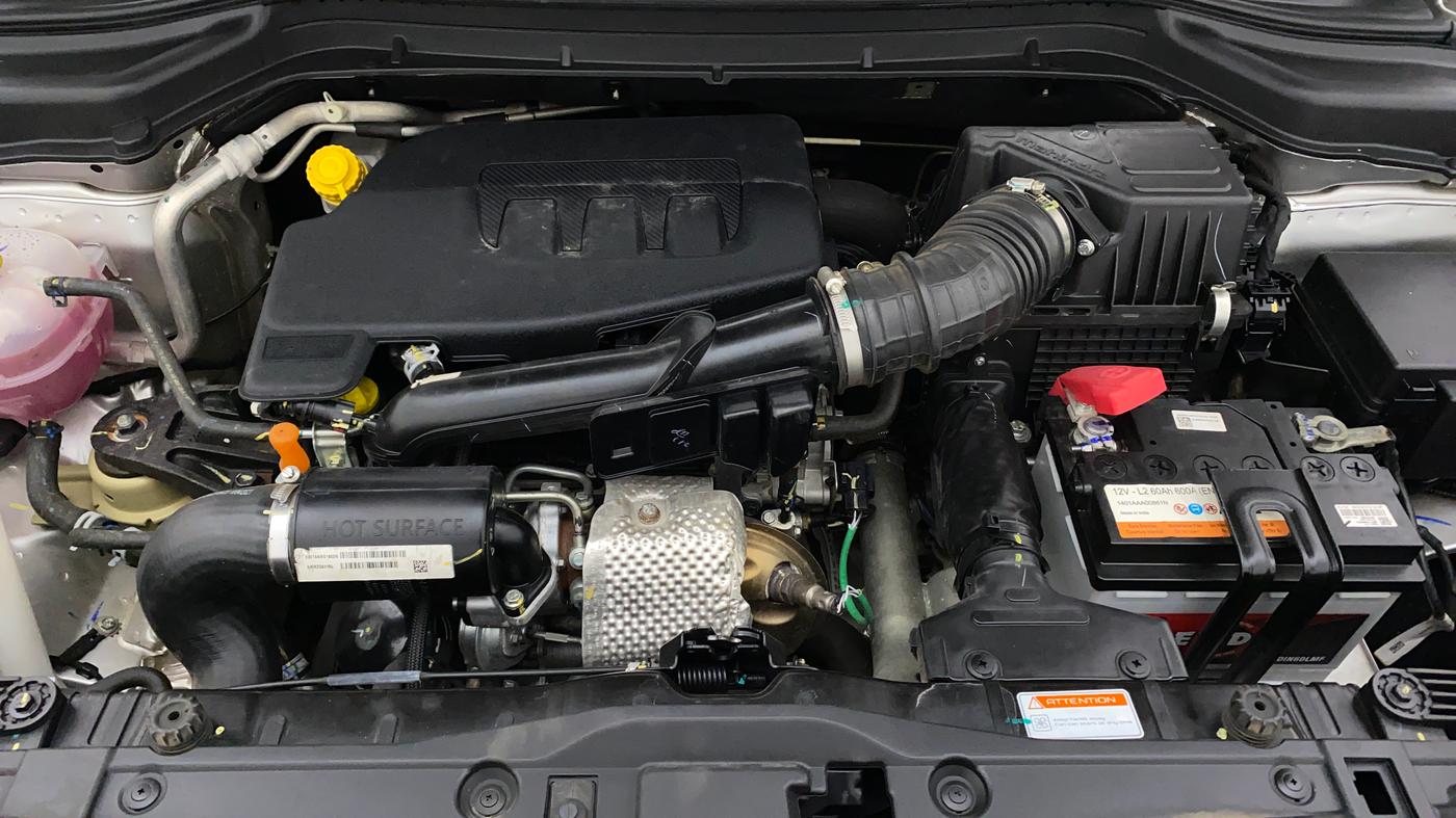 2021 Mahindra XUV300 W8 (O) 1.2 PETROL, Petrol, Manual, 22,402 km, Open Bonet