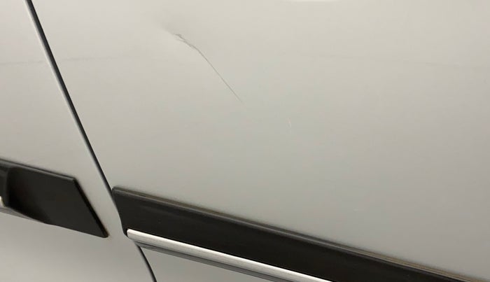 2021 Mahindra XUV300 W8 (O) 1.2 PETROL, Petrol, Manual, 22,402 km, Driver-side door - Minor scratches
