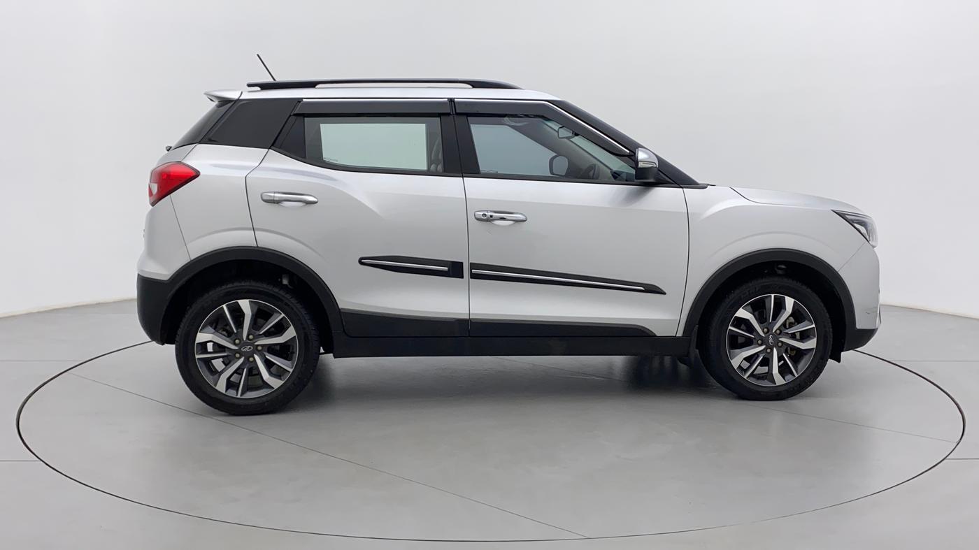 2021 Mahindra XUV300 W8 (O) 1.2 PETROL, Petrol, Manual, 22,402 km, Right Side View