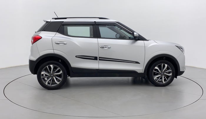 2021 Mahindra XUV300 W8 (O) 1.2 PETROL, Petrol, Manual, 22,402 km, Right Side View