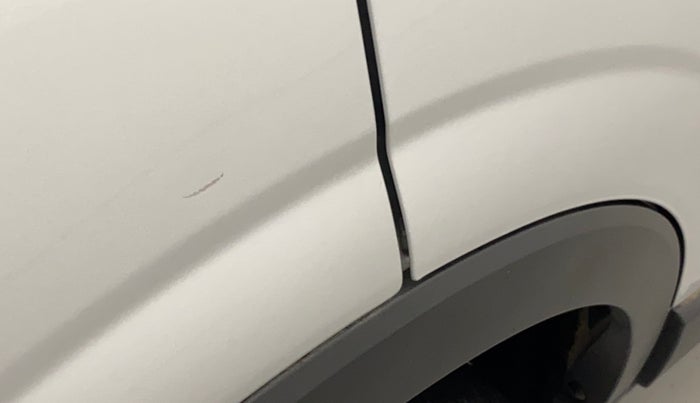 2021 Mahindra XUV300 W8 (O) 1.2 PETROL, Petrol, Manual, 22,402 km, Right quarter panel - Minor scratches