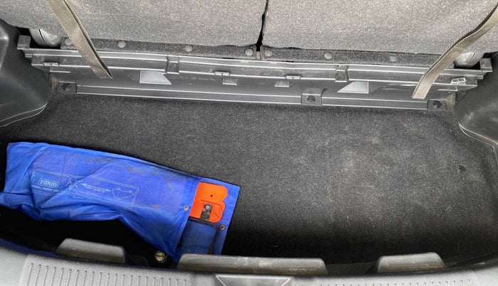 2019 Maruti XL6 ALPHA AT, Petrol, Automatic, 99,804 km, Boot Inside